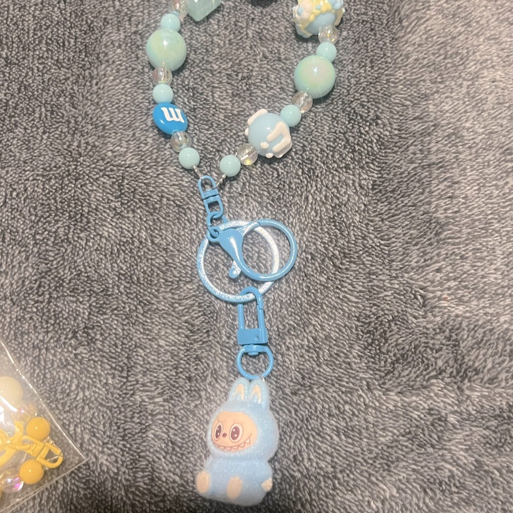 Labubu key chain/phone chain/bag chain
$10 each for 1 
You pick the color